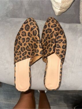 Old Navy Leopard Print Slip-On Mules in Tan and Black